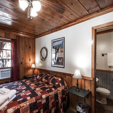 Apache Village Cabinette 11, Queen Bed, Midtown, Sleeps 2 Ruidoso Extérieur photo