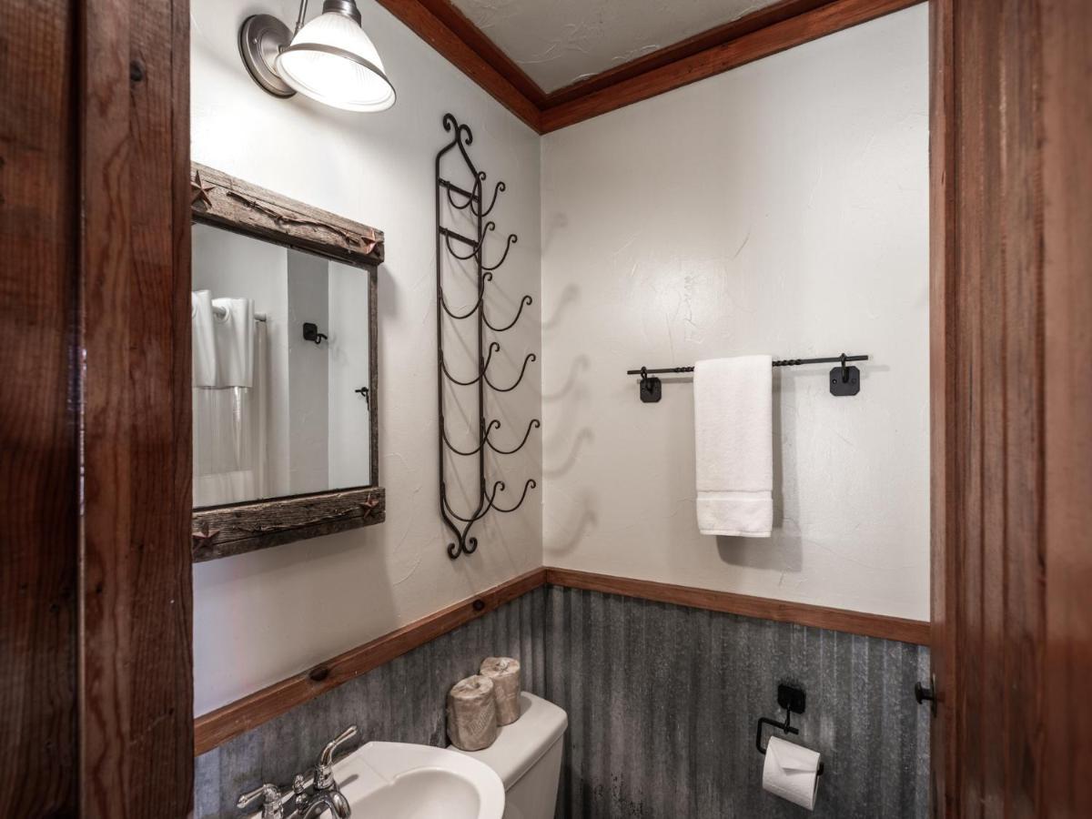 Apache Village Cabinette 11, Queen Bed, Midtown, Sleeps 2 Ruidoso Extérieur photo